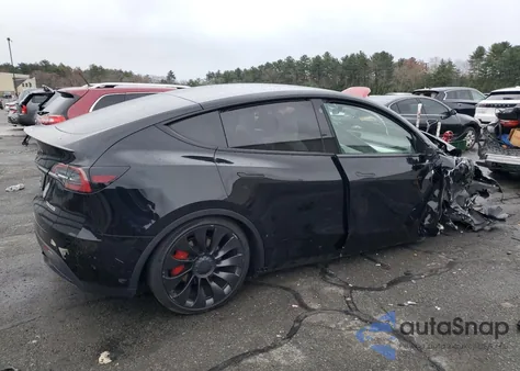 2022 Tesla Model Y z USA, uszkodzony, nr VIN 7SAYGDEFXNF441827